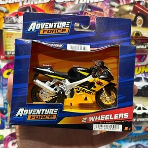 Suzuki GSXR 600 diecast motorcycle